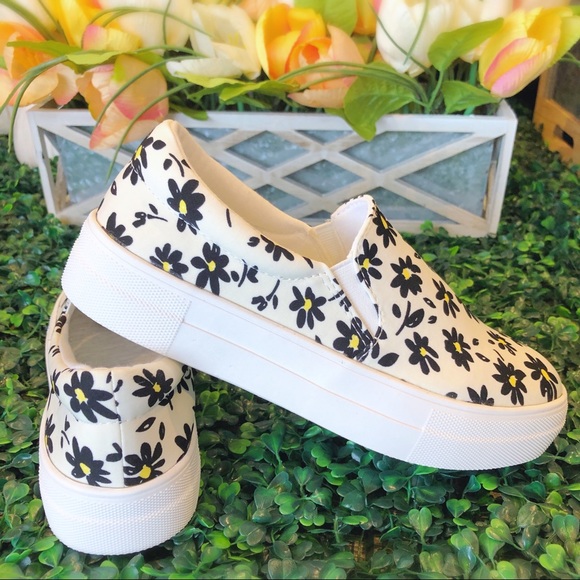 Soda Easy Slip-on Daisy Sneaker - Picture 5 of 5